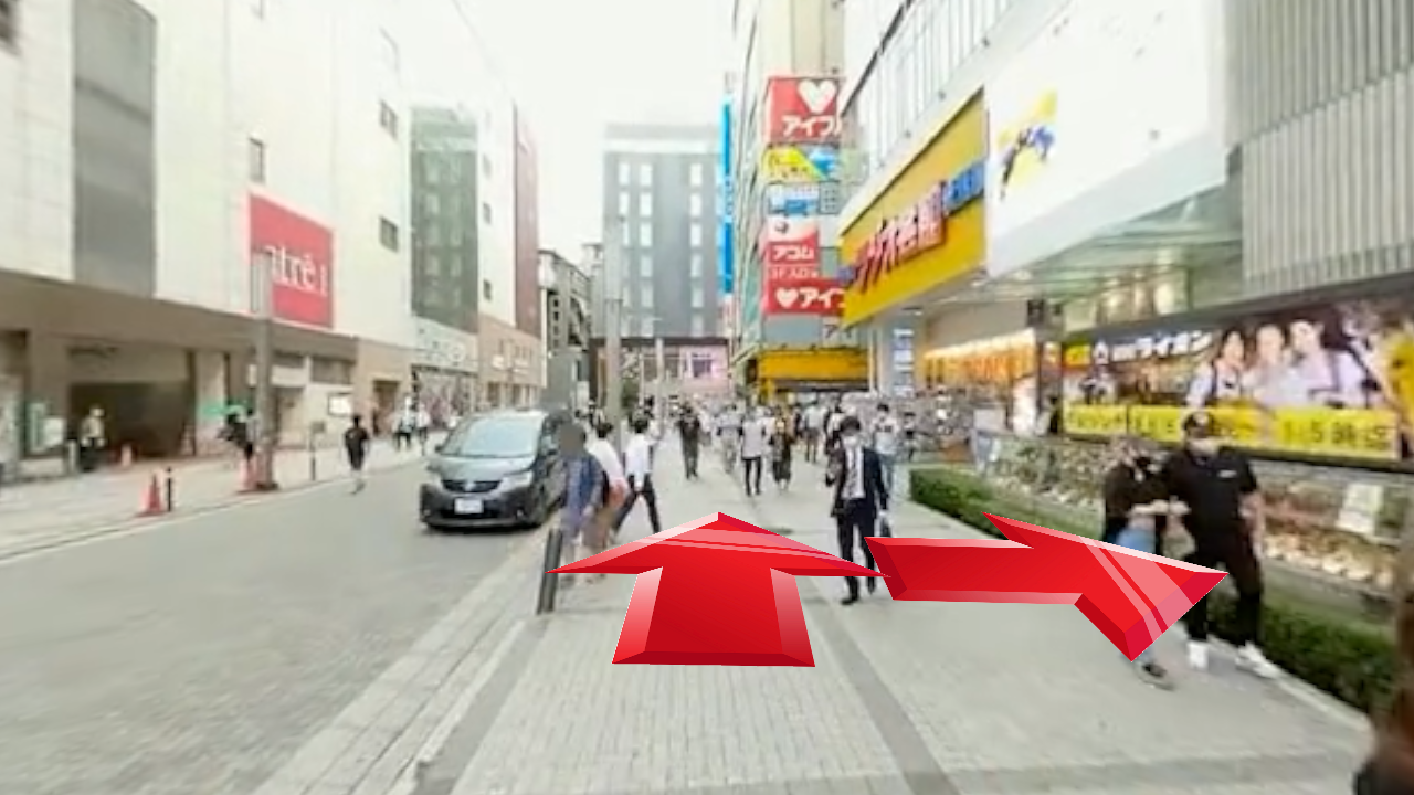 360CityArena的城市导航界面与行走方向